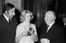 Philippe Noiret, Catherine Deneuve, Alfred Hitchcock,  Paris, France, septembre 1969