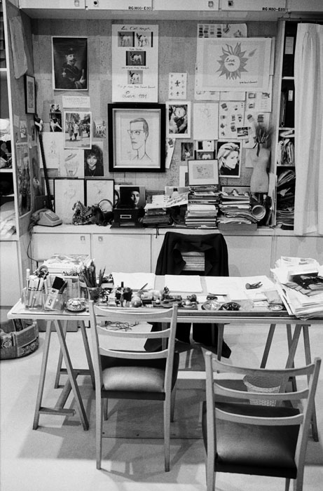 Le bureau d'Yves Saint Laurent, Paris, 1998