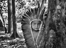 Manda Yawanawá, fille de Jeré (Yawakashahu), du village d’Escondido. Territoire indigène Rio Gregório, État d’Acre, Brésil, 2016.