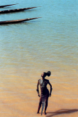 Fleuve Niger, Mali, 1987 - Katoucha Niane en « Croco Style » de Mugler.
