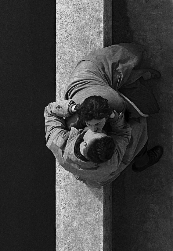 1955, Paris, Couple dit “Quai du Louvre”