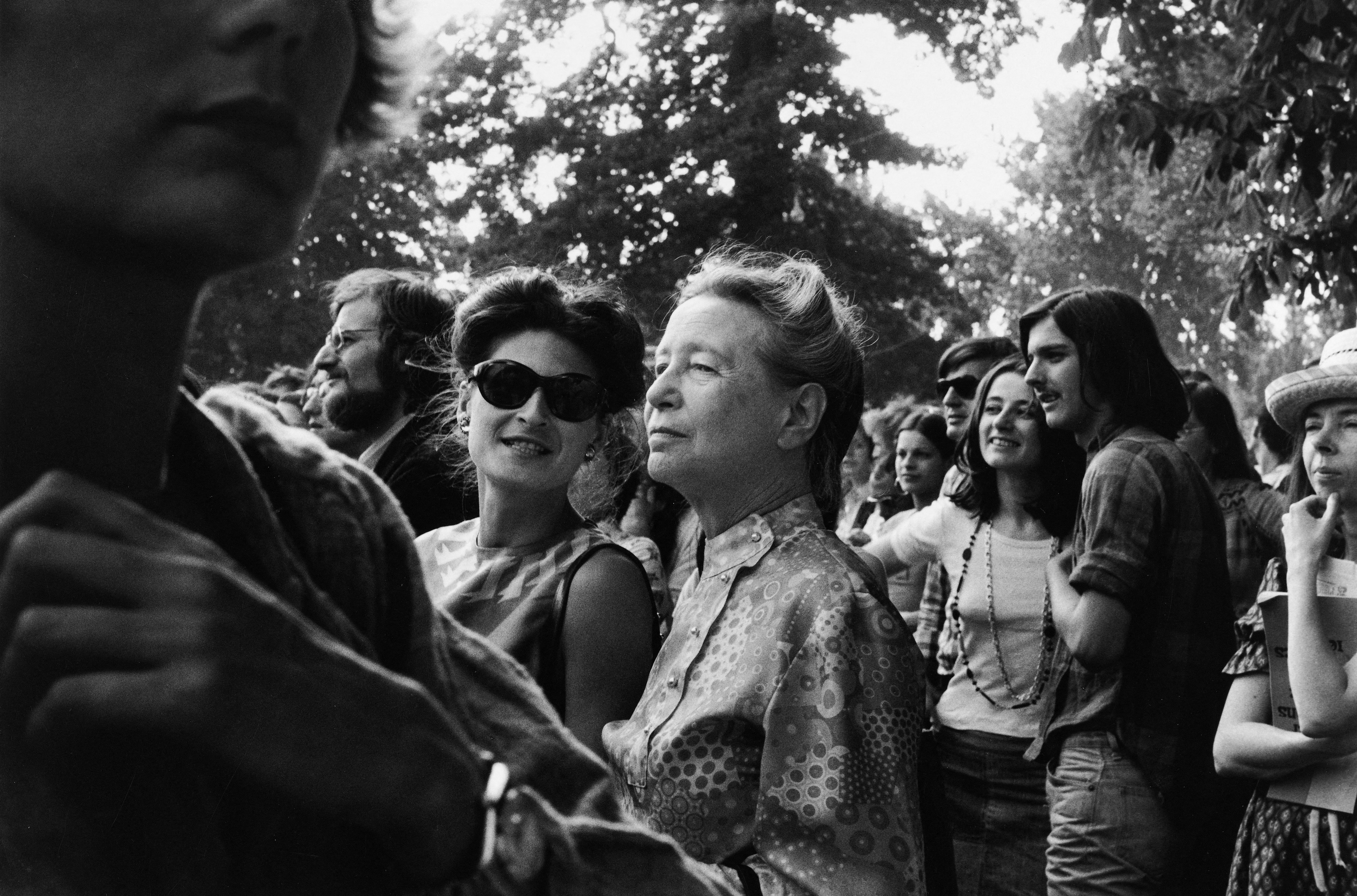 Fête M.L.F à Vincennes, 1973 - S. de Beauvoir présidente du mouvement de libération de la femme
