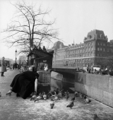 Bouquinistes sur les quais de la Seine, Paris, 1956