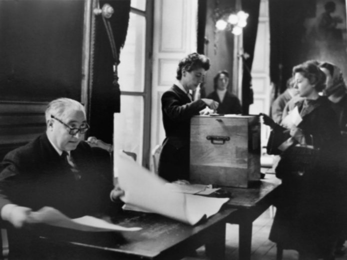 Vote mairie du 7e, Paris, 1956