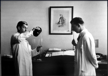 Les Guerlain, père et fils,créateurs de parfums. Les “nez”, 1962 Epoque