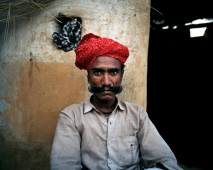 The Red Turban, Inde