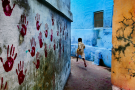 Steve McCurry IN SEARCH OF ELSEWHERE
