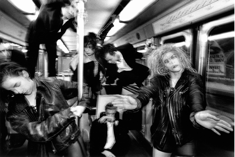 La compagnie La La La Human Steps dans le métro, Paris 1991.