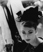 Mary + waiter, Paris, 1957 (Vogue), Moderne
